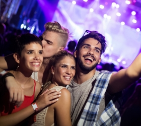 Singlebörsen Vergleich ▷ Die beste seriöse Singlebörse finden singleborsen vergleich 2020
