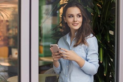 Tinder-Detektive entdecken Online-Schwindler