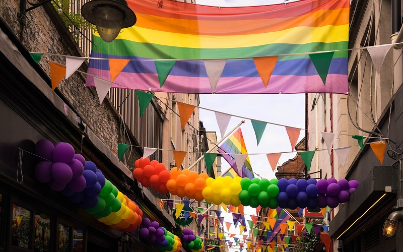 tinder lgbtq community