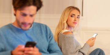Kann Fremdflirten etwa förderlich für Ihre Beziehung sein?