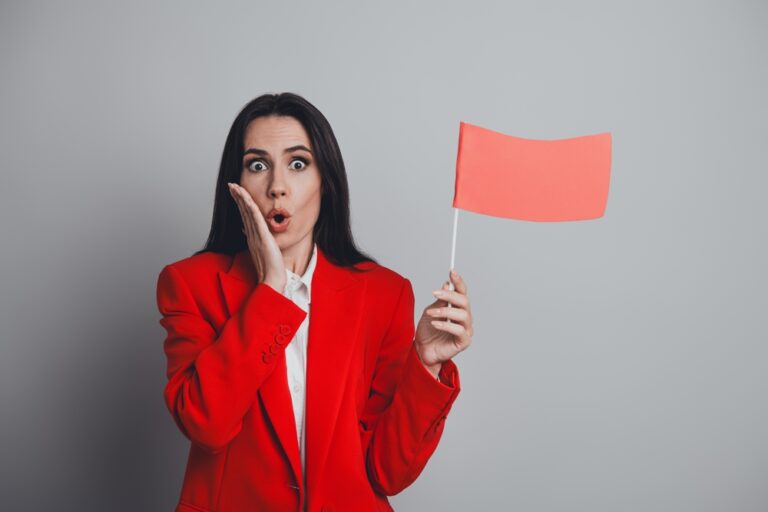 Die acht wichtigsten Warnsignale:Red Flags beim Dating, die Sie nicht ignorieren sollten